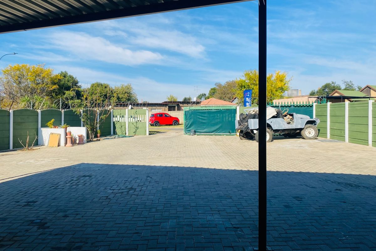 House For Sale in Cresslawn, Kempton Park - Photo 2