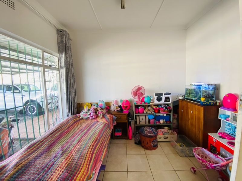 House For Sale in Cresslawn, Kempton Park - Photo 9