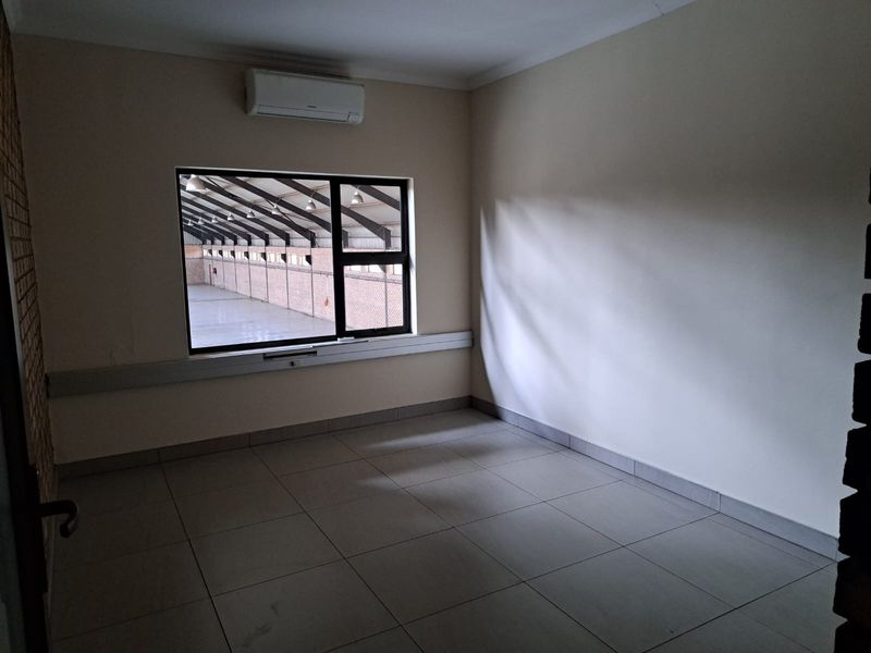 Industrial Workshop For Rent - Photo 10