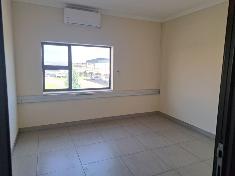 Industrial Workshop For Rent - Photo 8