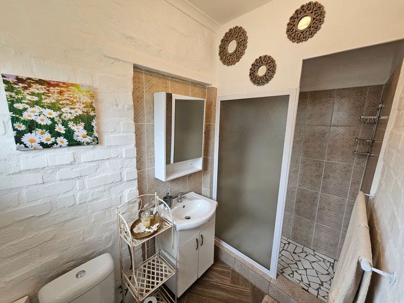 Fully Furnished Bachelor Flat on a Secure Lifestyle Farm - Photo 5