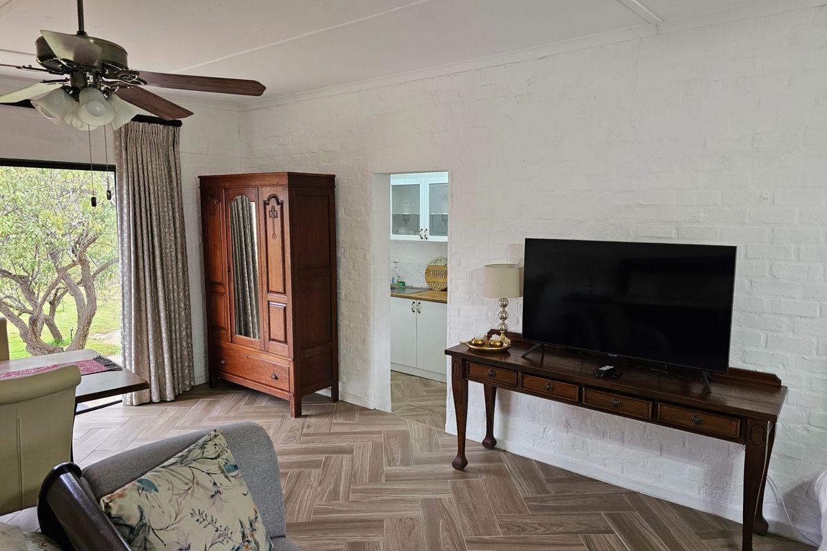 Fully Furnished Bachelor Flat on a Secure Lifestyle Farm - Photo 3