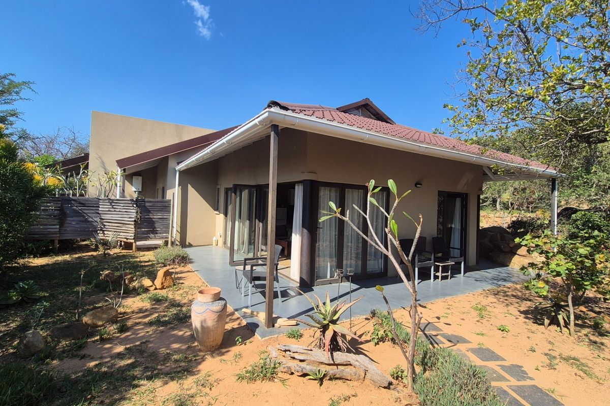 Modern Two Bedroomed house with two Flatlets in Kampersrus, Hoedspruit - Photo 3