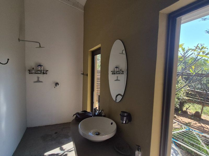 Modern Two Bedroomed house with two Flatlets in Kampersrus, Hoedspruit - Photo 8