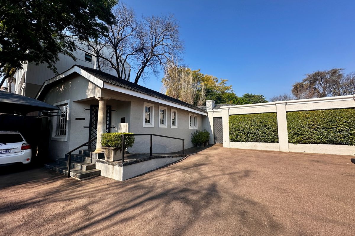 House For Sale in Lynnwood Glen, Pretoria - Photo 2