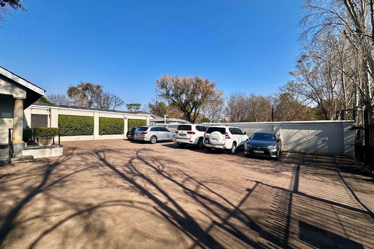 House For Sale in Lynnwood Glen, Pretoria - Photo 3