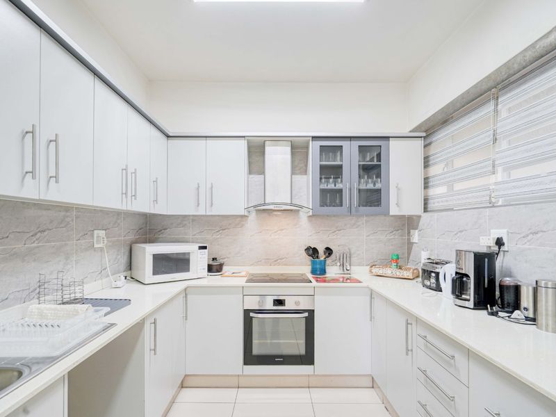 Spacious 123m2 Unit with Ocean Views in North Beach - Photo 5