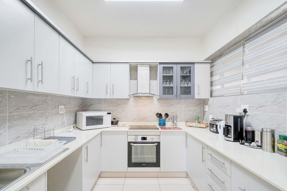 Spacious 123m2 Unit with Ocean Views in North Beach - Photo 5