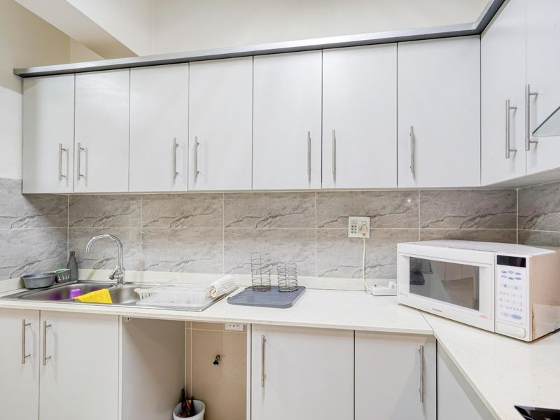 Spacious 123m2 Unit with Ocean Views in North Beach - Photo 7