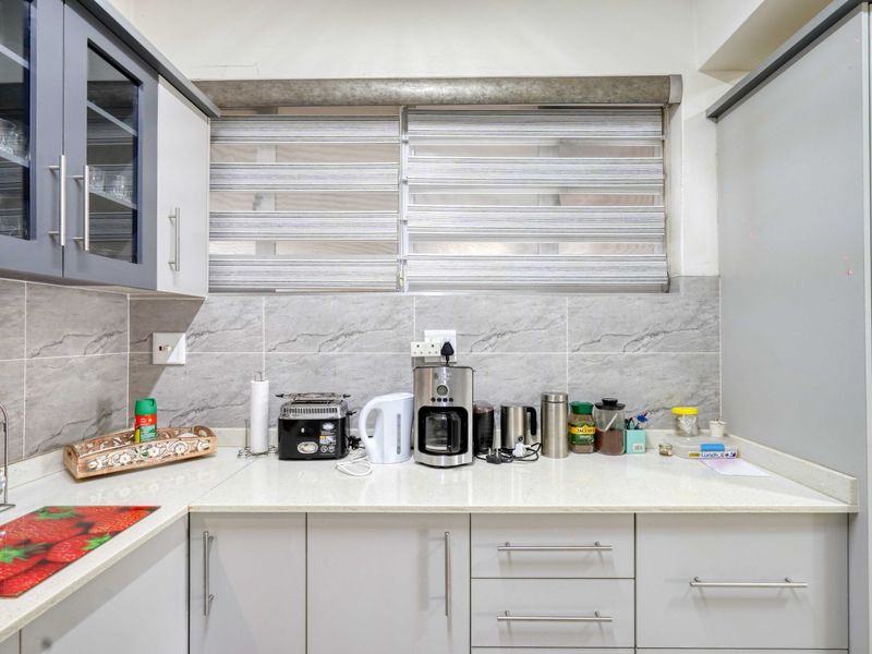 Spacious 123m2 Unit with Ocean Views in North Beach - Photo 6