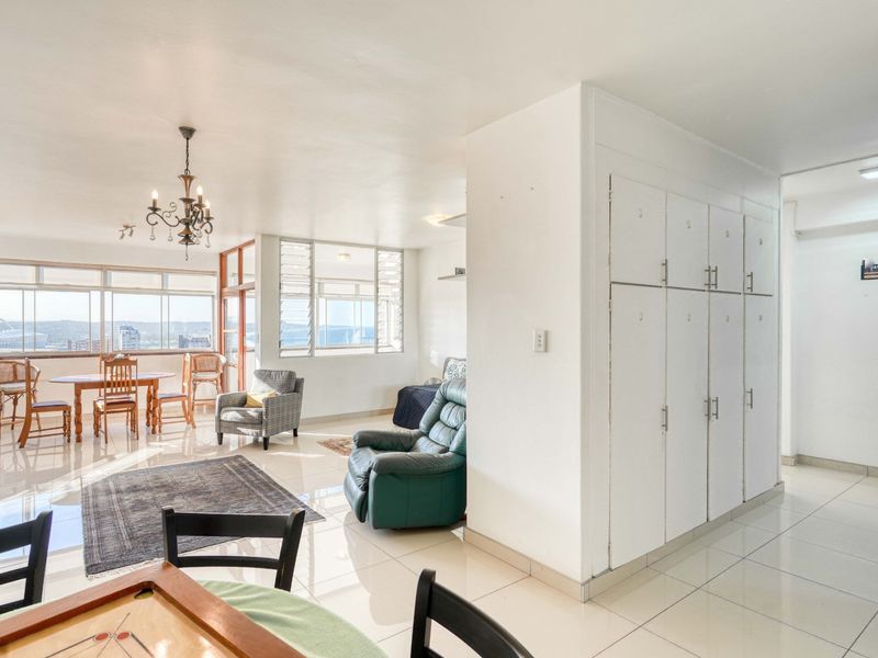 Spacious 123m2 Unit with Ocean Views in North Beach - Photo 4
