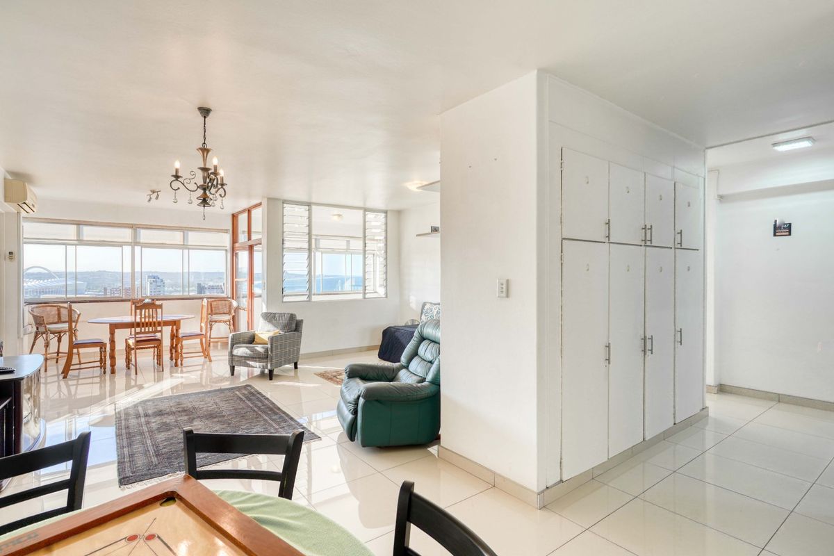 Spacious 123m2 Unit with Ocean Views in North Beach - Photo 4