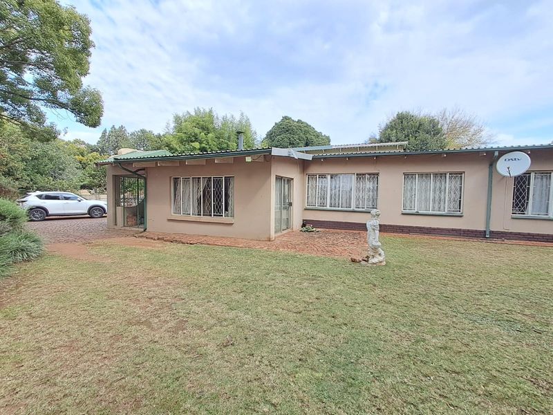 5 Bedroom House For Sale in Valhalla, Centurion - Photo 1