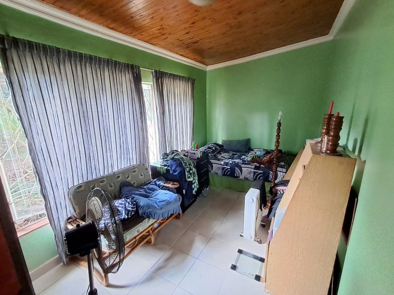 5 Bedroom House For Sale in Valhalla, Centurion - Photo 4