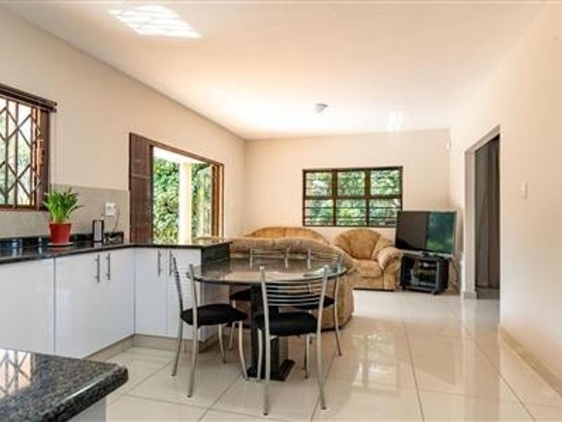 TIMELESS COASTAL ELEGANCE WITH PANORAMIC OCEAN VIEWS - Photo 7