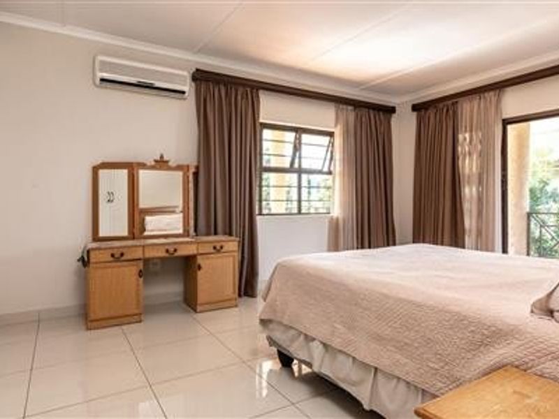 Exceptional Coastal Residence with Ocean Views in Prime Ballito - Photo 10