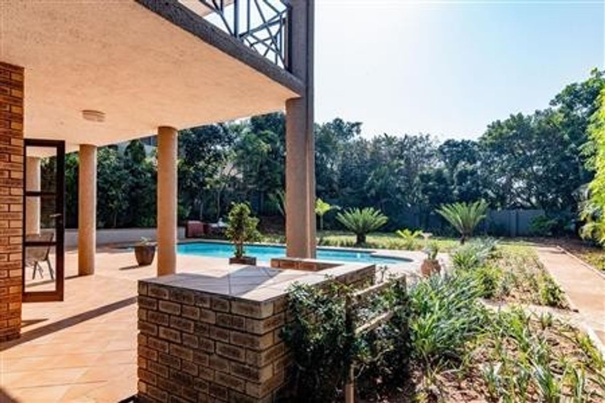 Exceptional Coastal Residence with Ocean Views in Prime Ballito - Photo 3