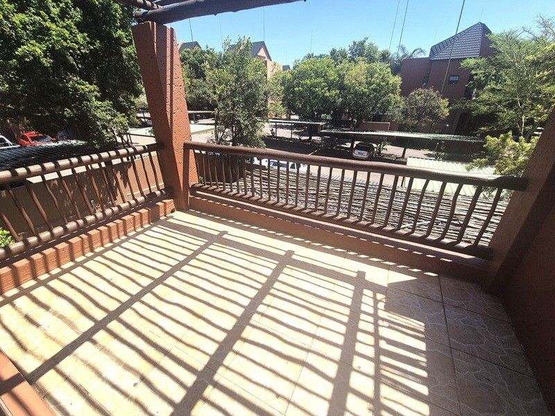 Apartment To Rent in Magaliessig, Sandton - Photo 9