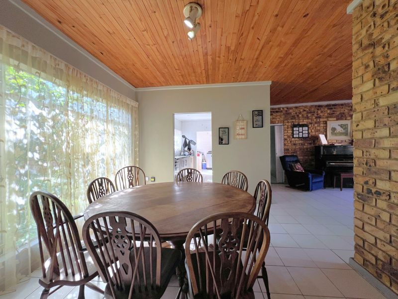 Spacious Family Home on a large Stand in Popular Ext 11 - Photo 9