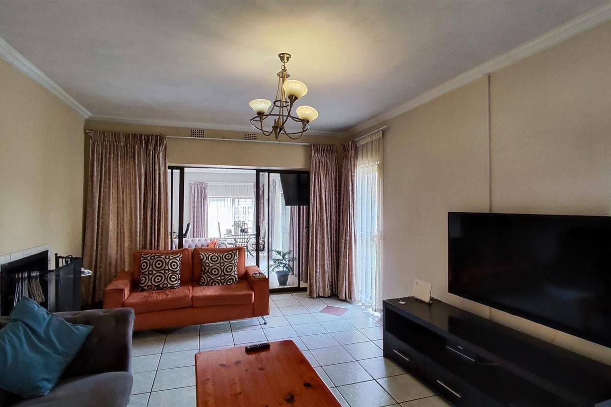 Charming Home For Sale in Brackendowns! - Photo 4