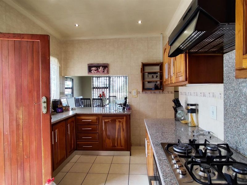 Charming Home For Sale in Brackendowns! - Photo 10