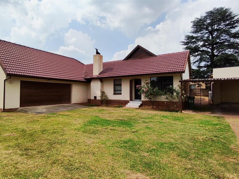 Charming Home For Sale in Brackendowns! - Photo 2