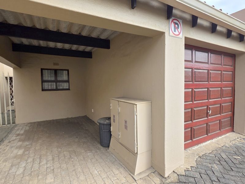 Beautiful Beachfront Duplex For Sale in Shelly Beach, KwaZulu Natal - Photo 3