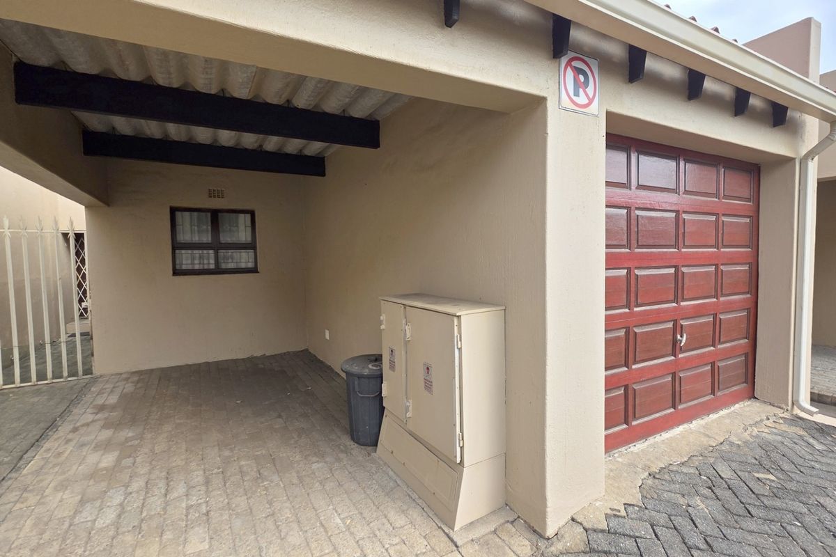 Beautiful Beachfront Duplex For Sale in Shelly Beach, KwaZulu Natal - Photo 3