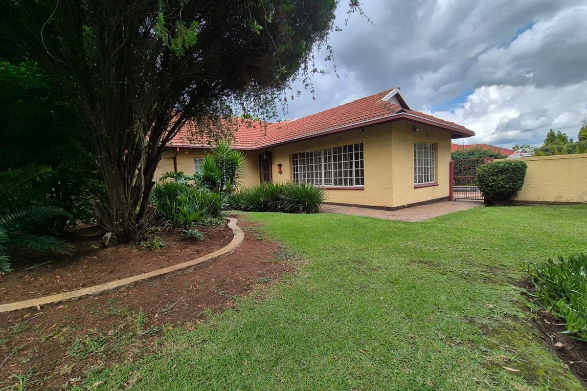 Versatile Family Living with a Modern Granny Flat And Excellent Income Potential! - Photo 2