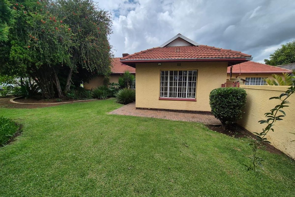 Versatile Family Living with a Modern Granny Flat And Excellent Income Potential! - Photo 3