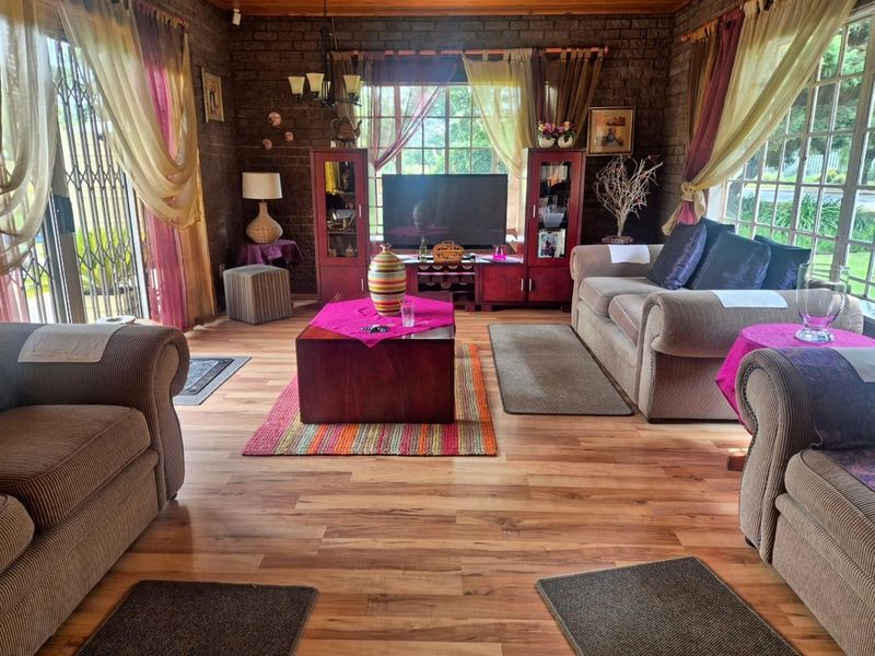 Versatile Family Living with a Modern Granny Flat And Excellent Income Potential! - Photo 4