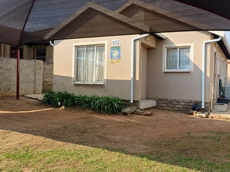 Three bedroom property for sale in Tasbet Park - Photo 2