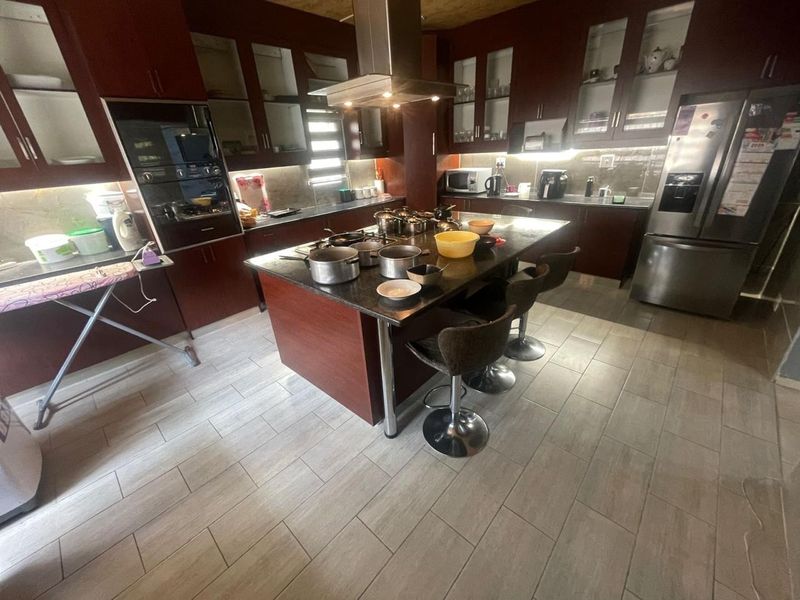 House For Sale in Oakdene, Johannesburg - Photo 3