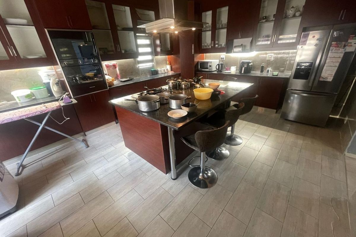 House For Sale in Oakdene, Johannesburg - Photo 3