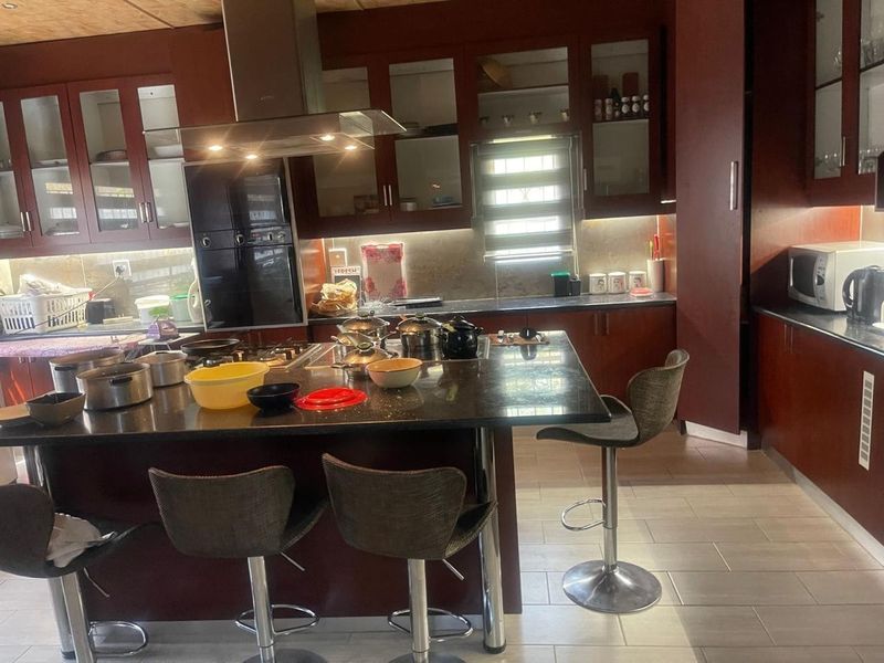 House For Sale in Oakdene, Johannesburg - Photo 2