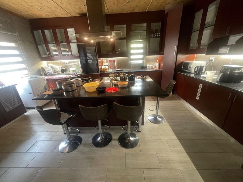 House For Sale in Oakdene, Johannesburg - Photo 4