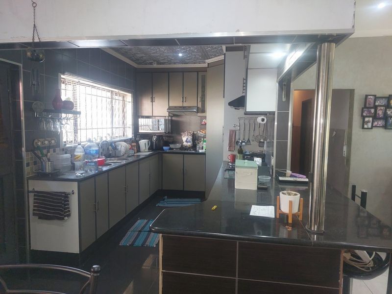 3 Bedroom House For Sale In Pinetown with Huge Land - Photo 6