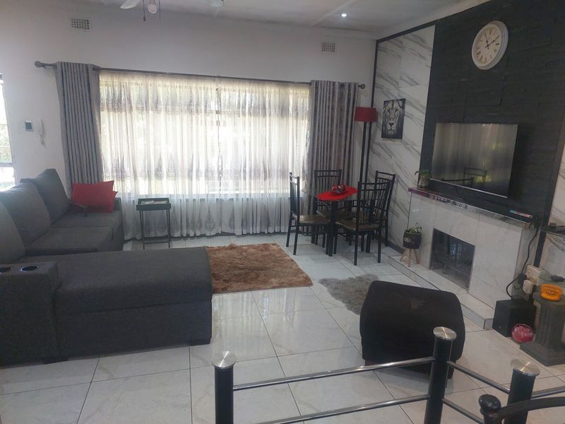 3 Bedroom House For Sale In Pinetown with Huge Land - Photo 4