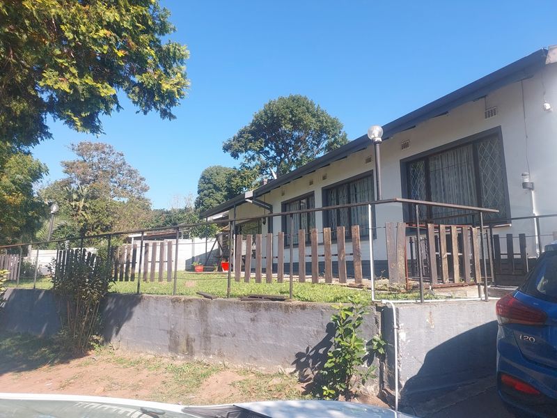 3 Bedroom House For Sale In Pinetown with Huge Land - Photo 2