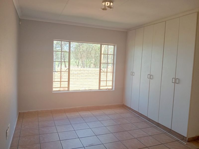 Complex For Sale in Honeydew Ridge, Roodepoort - Photo 7