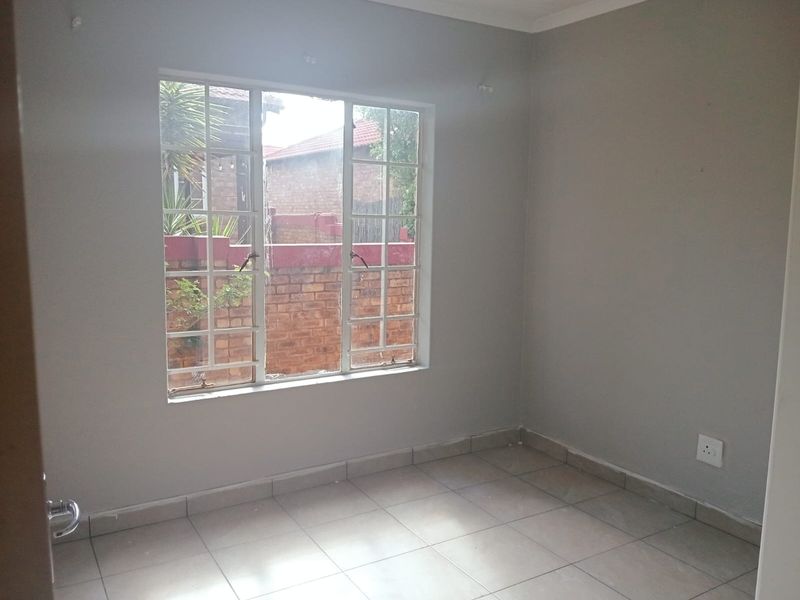 Complex For Sale in Honeydew Ridge, Roodepoort - Photo 9