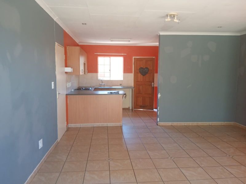 Complex For Sale in Honeydew Ridge, Roodepoort - Photo 3