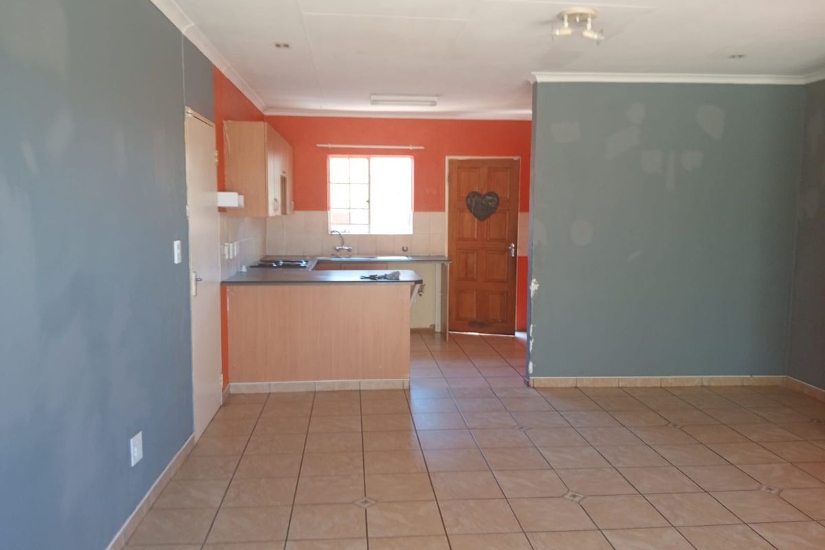 Complex For Sale in Honeydew Ridge, Roodepoort - Photo 3
