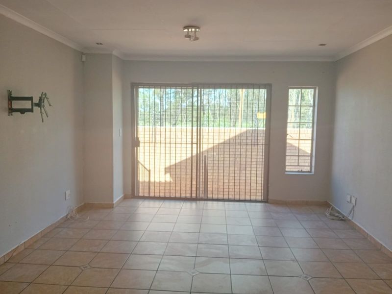 Complex For Sale in Honeydew Ridge, Roodepoort - Photo 5