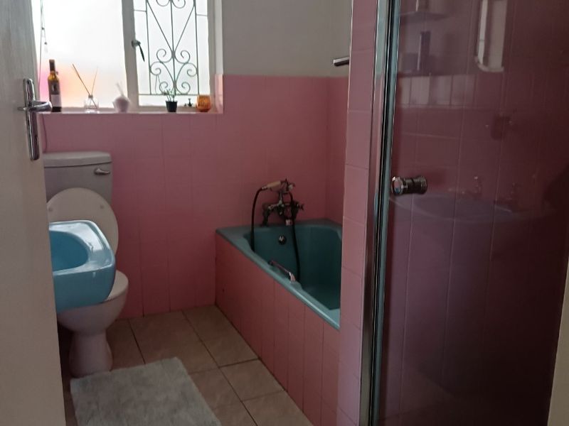 House For Sale in Heathfield, Cape Town - Photo 8