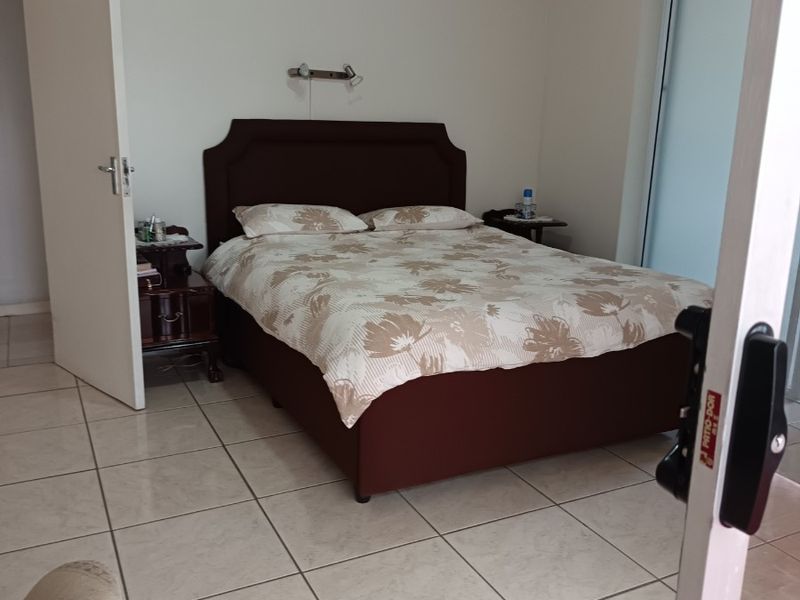 House For Sale in Heathfield, Cape Town - Photo 3