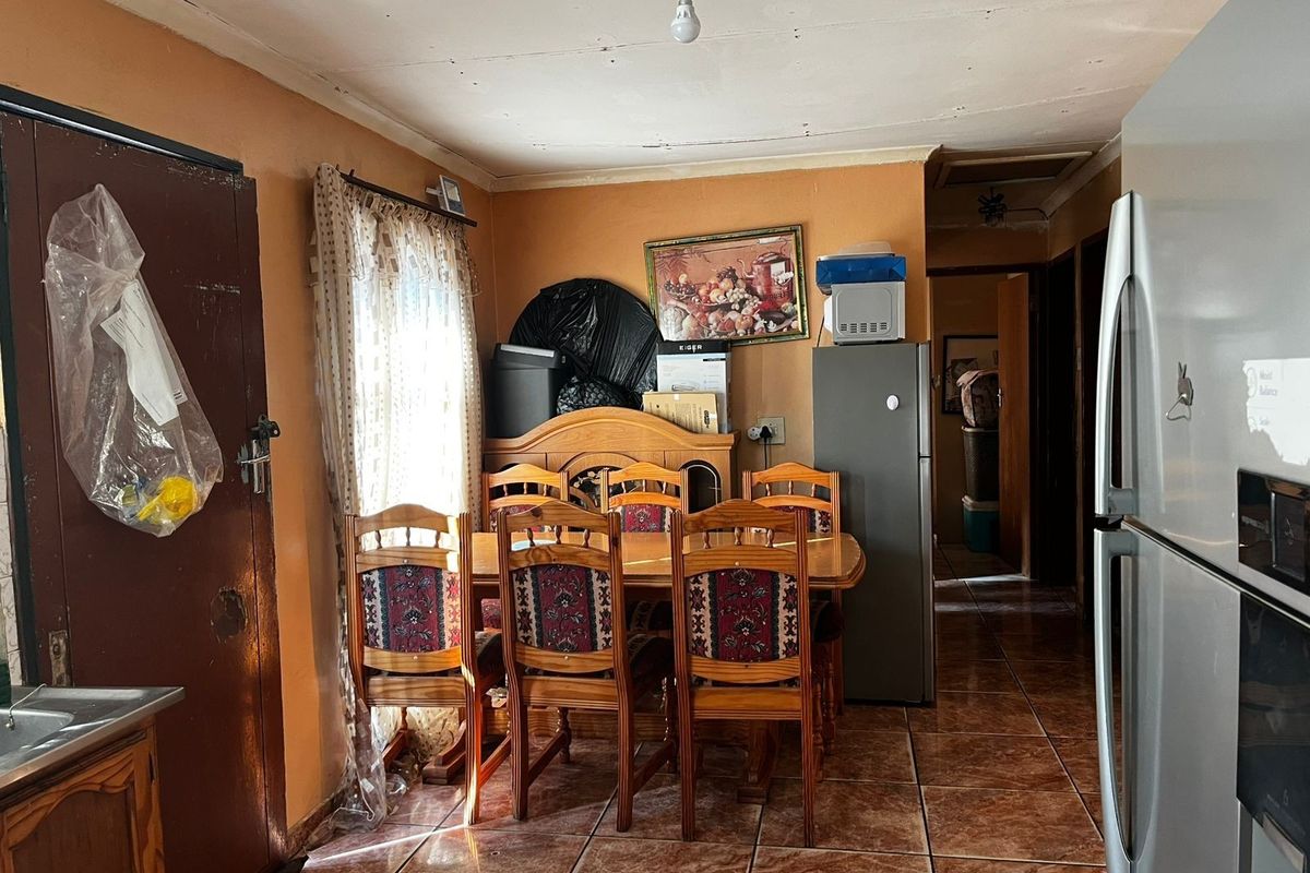 House For Sale in Soshanguve DD, Soshanguve - Photo 4