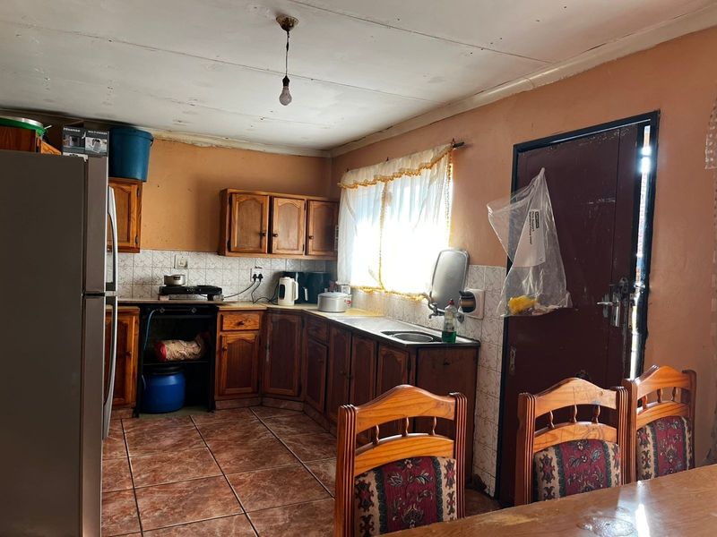 House For Sale in Soshanguve DD, Soshanguve - Photo 3