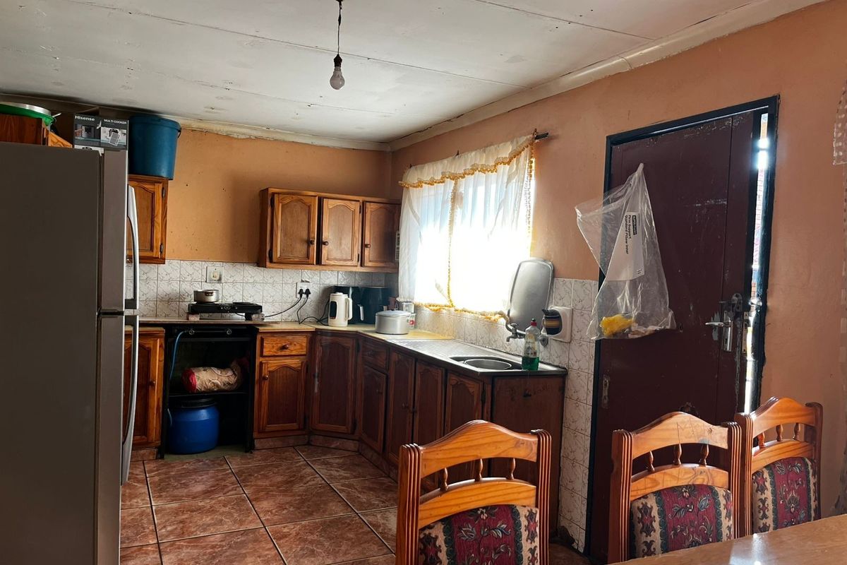 House For Sale in Soshanguve DD, Soshanguve - Photo 3