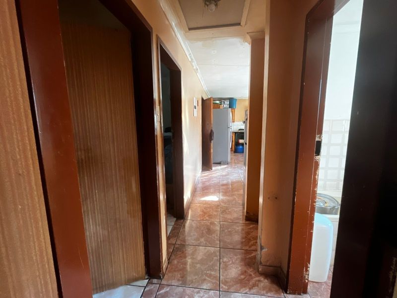 House For Sale in Soshanguve DD, Soshanguve - Photo 5